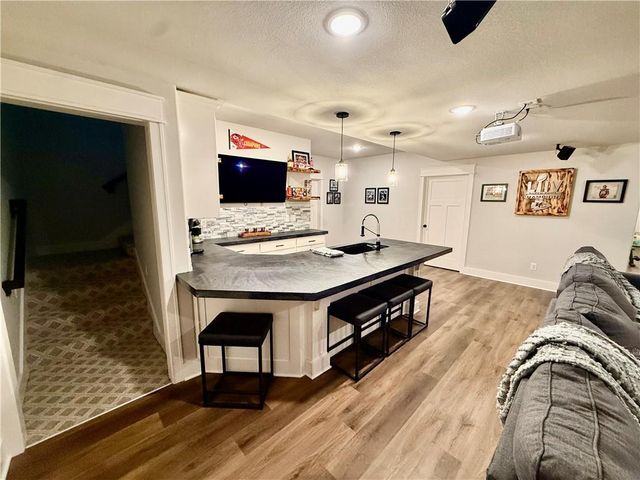 522 NW Bailey Drive, Grain Valley, MO 64029