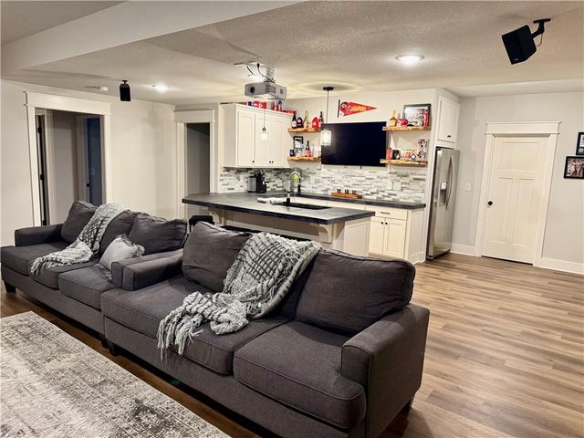 522 NW Bailey Drive, Grain Valley, MO 64029