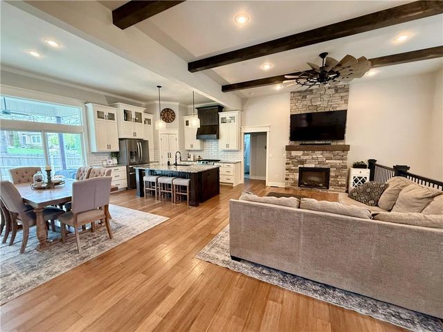 522 NW Bailey Drive, Grain Valley, MO 64029
