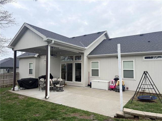 522 NW Bailey Drive, Grain Valley, MO 64029