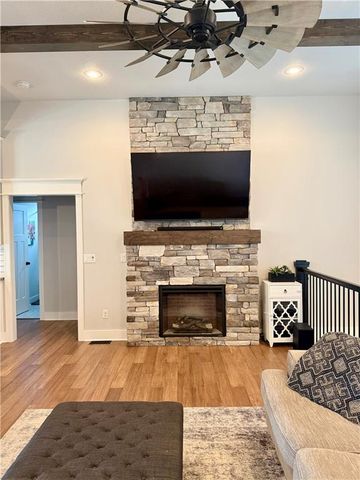 522 NW Bailey Drive, Grain Valley, MO 64029
