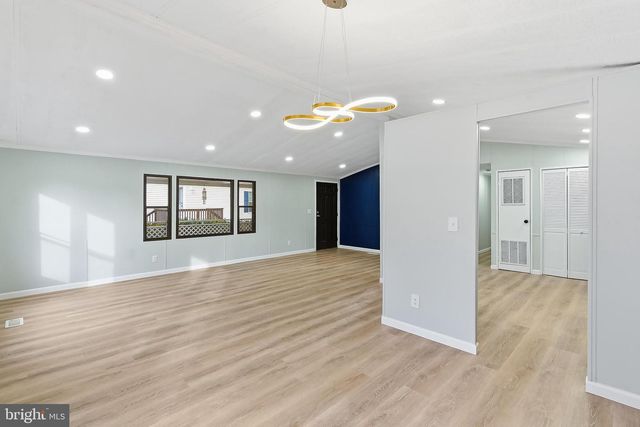 6 LOBLOLLY LANE, Jackson, NJ 08527