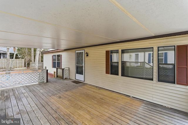 6 LOBLOLLY LANE, Jackson, NJ 08527