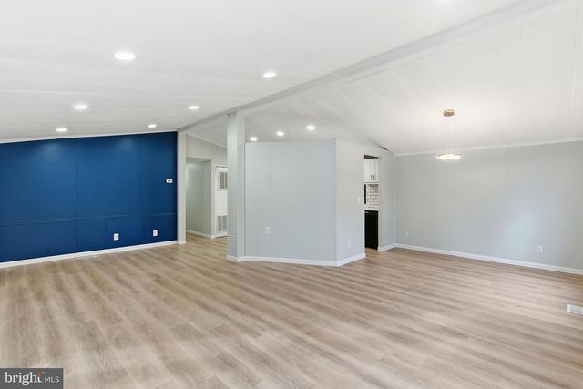 6 LOBLOLLY LANE, Jackson, NJ 08527