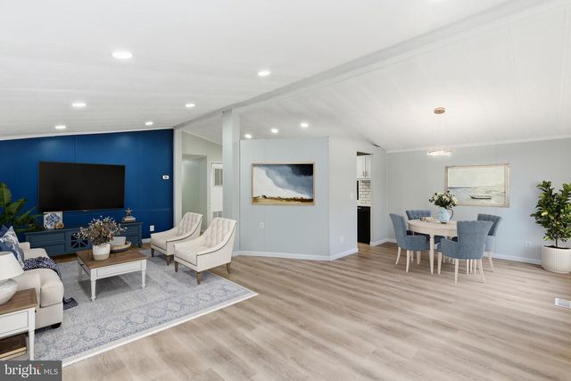 6 LOBLOLLY LANE, Jackson, NJ 08527