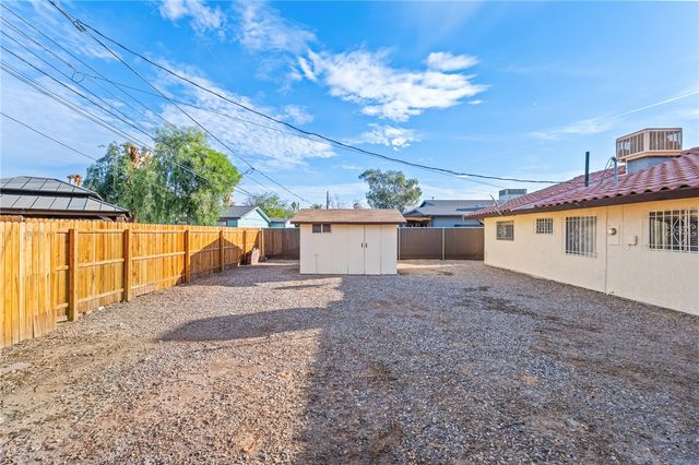 1135 Avenida Del Sol, Bullhead City, AZ 86442