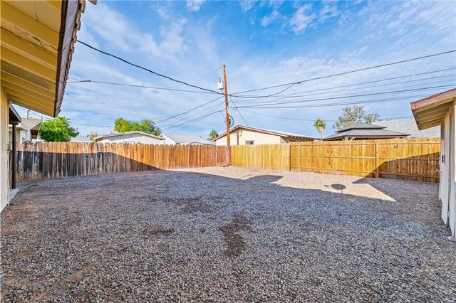 1135 Avenida Del Sol, Bullhead City, AZ 86442