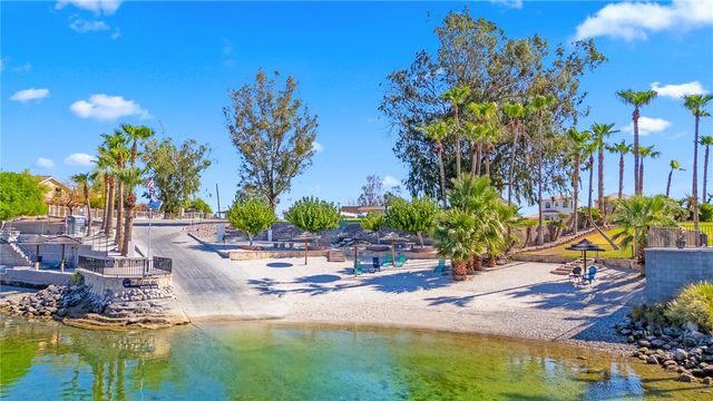 1135 Avenida Del Sol, Bullhead City, AZ 86442