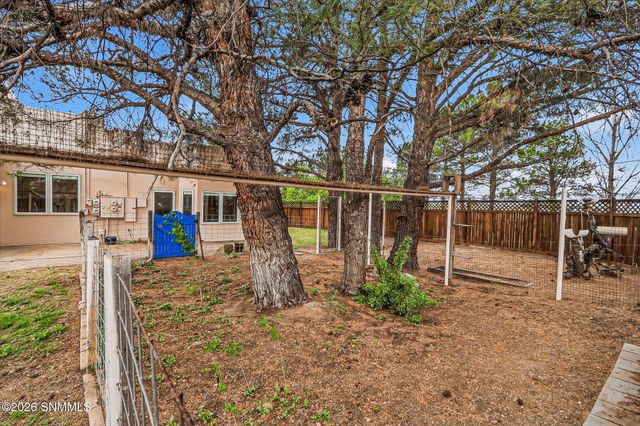 565 Carver Road, Las Cruces, NM 88005