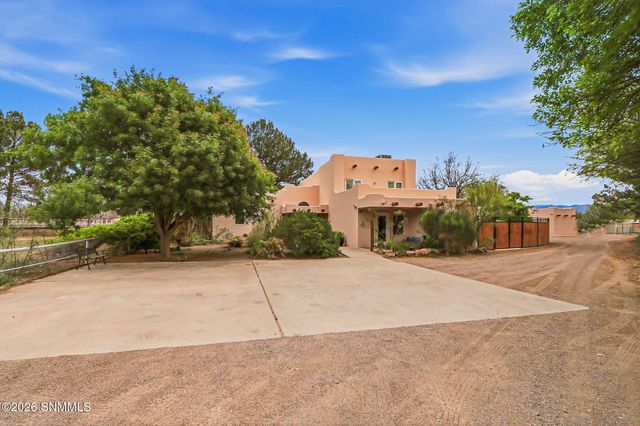 565 Carver Road, Las Cruces, NM 88005