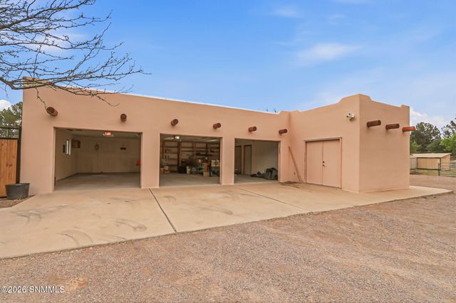 565 Carver Road, Las Cruces, NM 88005