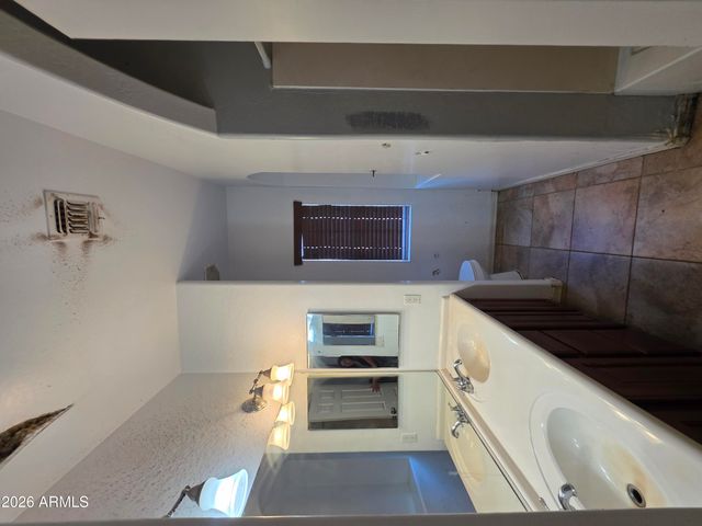 6810 W LYNNE Lane, Laveen, AZ 85339