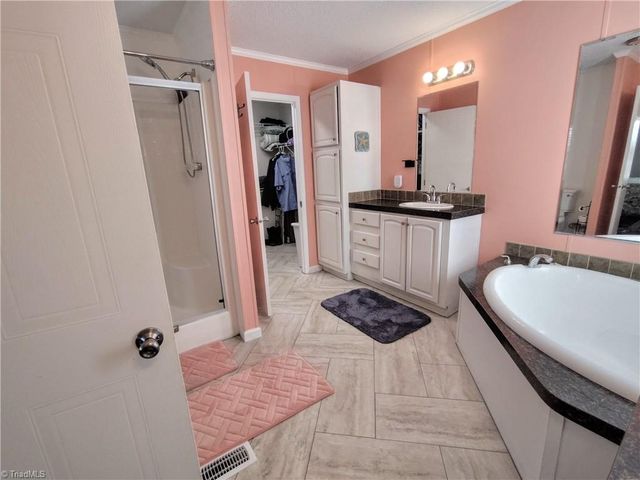 881 Island Road, Harkers Island, NC 28531