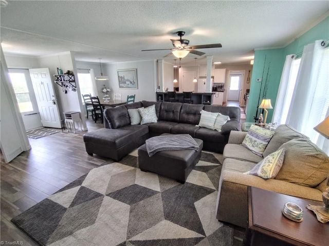 881 Island Road, Harkers Island, NC 28531