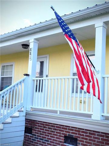 881 Island Road, Harkers Island, NC 28531