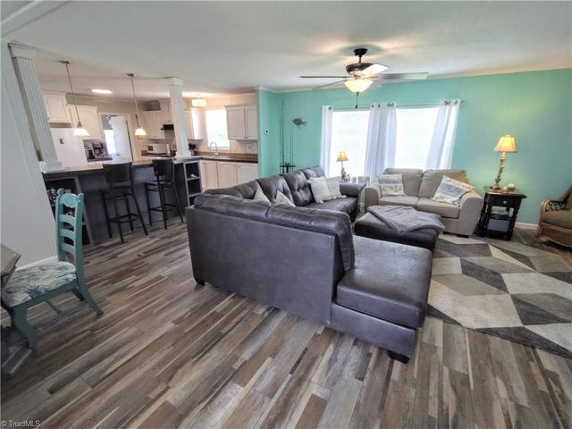 881 Island Road, Harkers Island, NC 28531