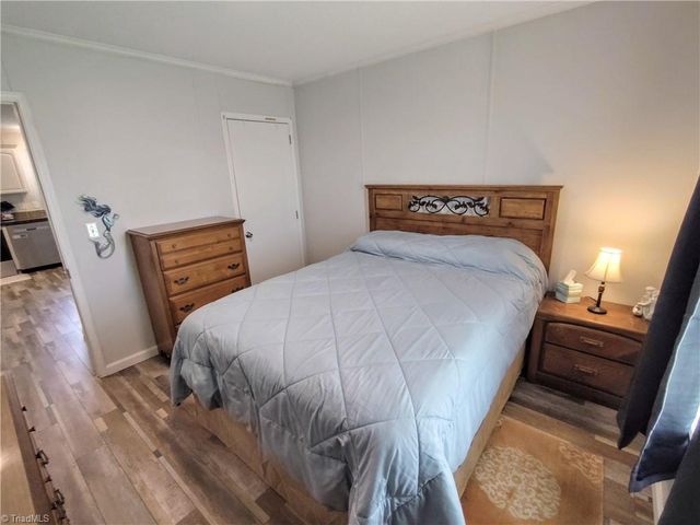 881 Island Road, Harkers Island, NC 28531