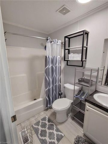 881 Island Road, Harkers Island, NC 28531