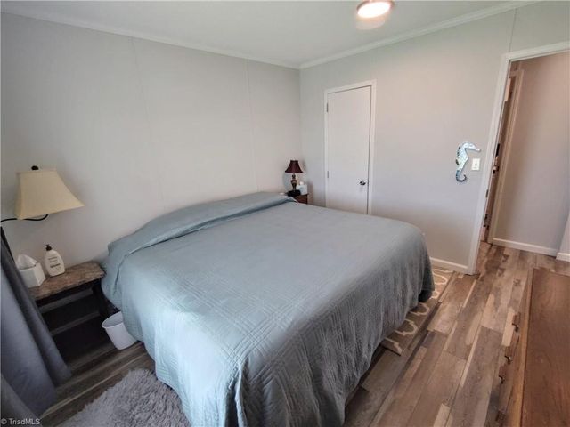 881 Island Road, Harkers Island, NC 28531