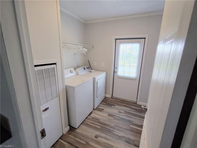 881 Island Road, Harkers Island, NC 28531