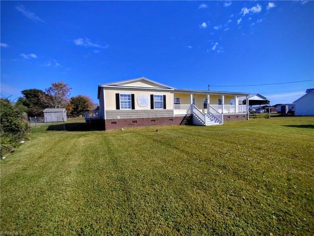 881 Island Road, Harkers Island, NC 28531
