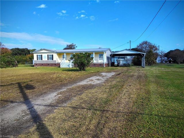 881 Island Road, Harkers Island, NC 28531