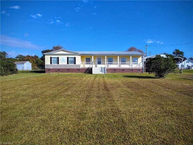 881 Island Road, Harkers Island, NC 28531