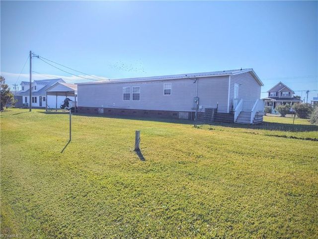881 Island Road, Harkers Island, NC 28531