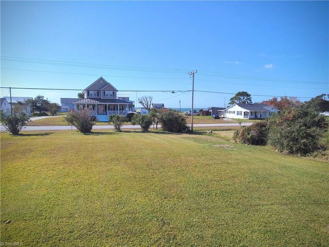 881 Island Road, Harkers Island, NC 28531