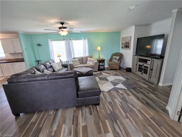 881 Island Road, Harkers Island, NC 28531