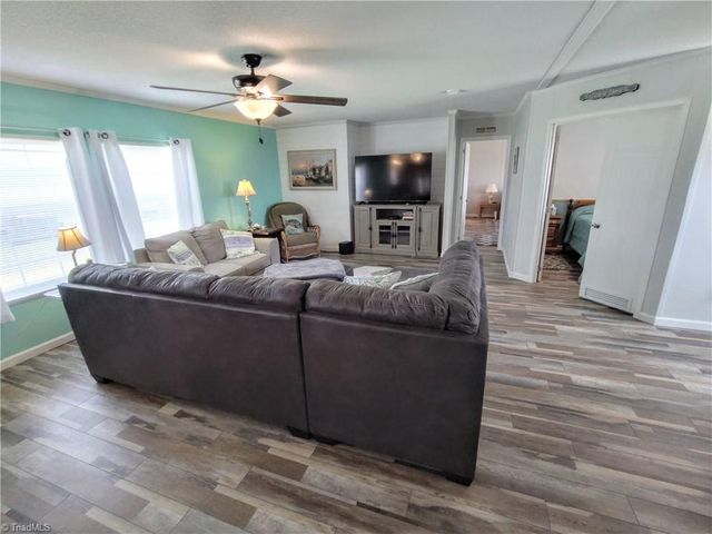 881 Island Road, Harkers Island, NC 28531