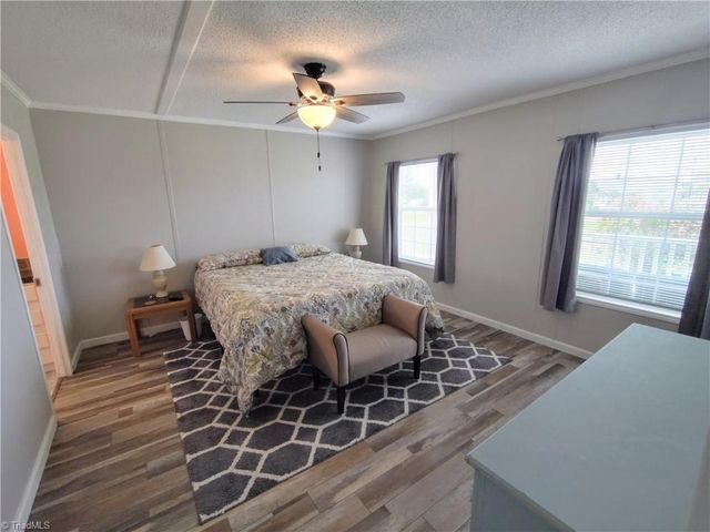 881 Island Road, Harkers Island, NC 28531