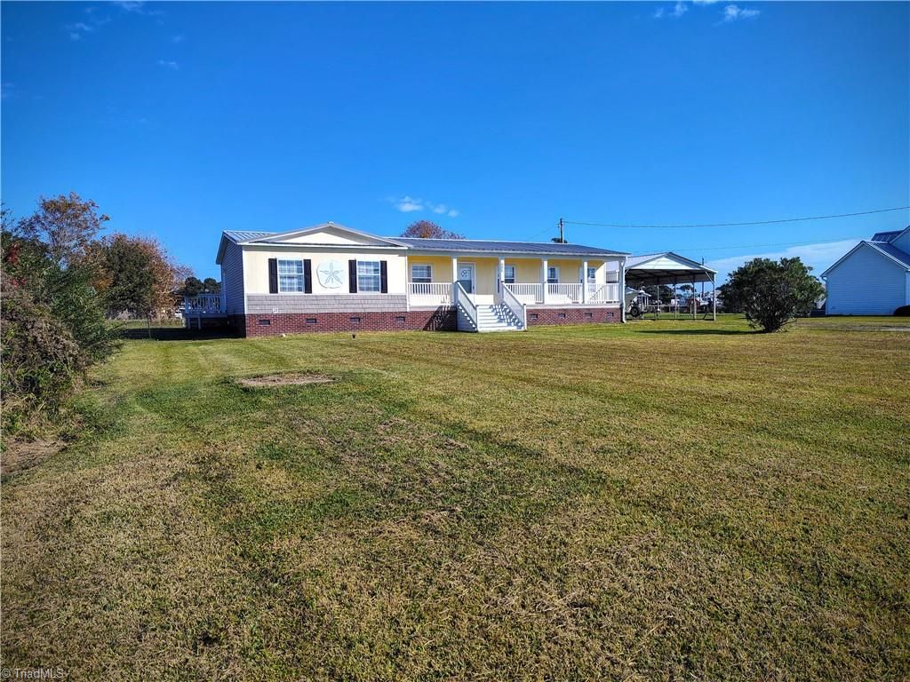 881 Island Road, Harkers Island, NC 28531