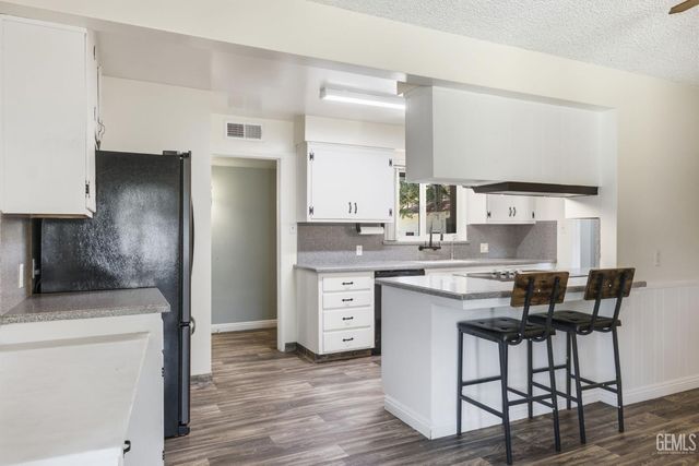 524 B Street, Bakersfield, CA 93304