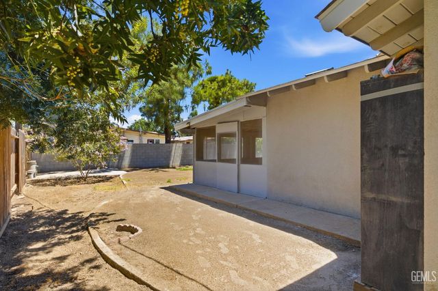 524 B Street, Bakersfield, CA 93304
