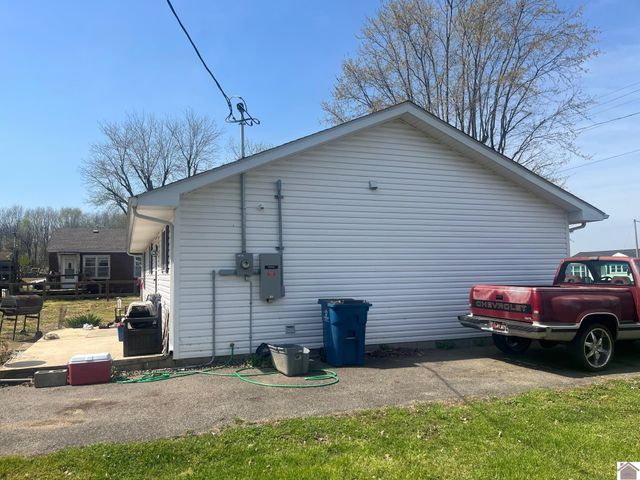 5640 State Rte. 45 S, Mayfield, KY 42066