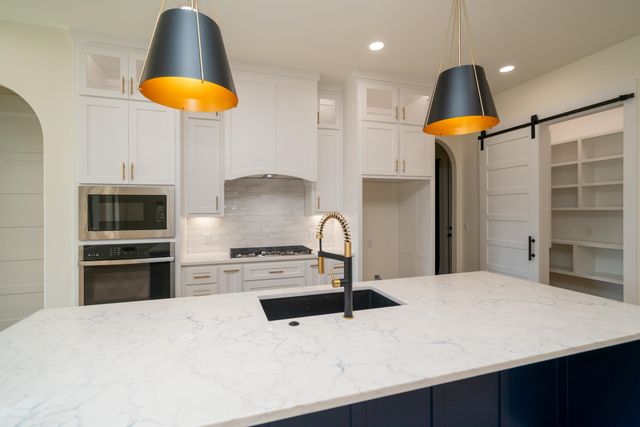 3931 Hidden Hills Cir, Longview, TX 75605