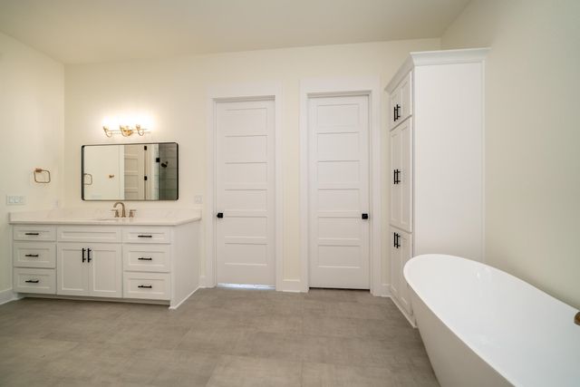 3931 Hidden Hills Cir, Longview, TX 75605