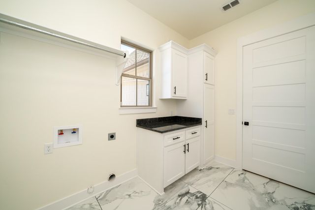 3931 Hidden Hills Cir, Longview, TX 75605