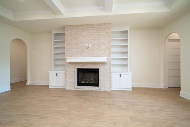 3931 Hidden Hills Cir, Longview, TX 75605