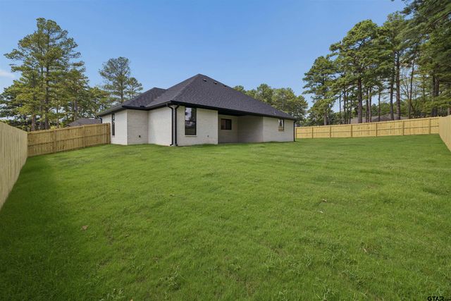12101 Pinecrest Dr, Flint, TX 75762