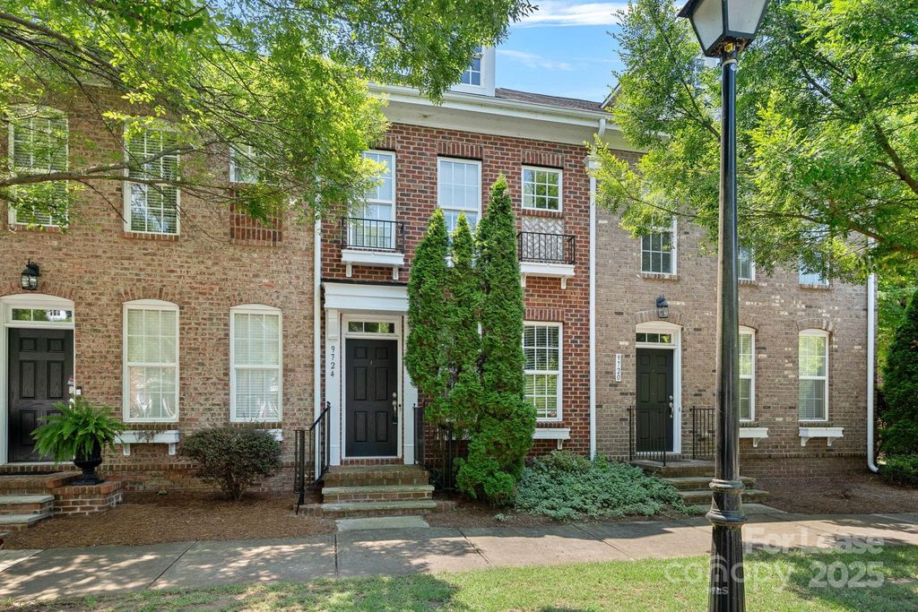 9724 Longstone Lane, Charlotte, NC 28277