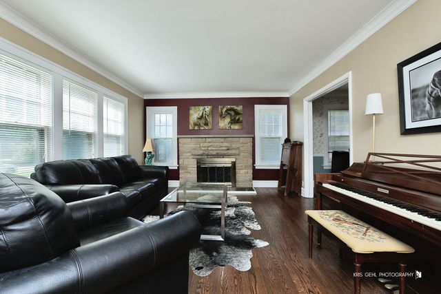 1534 Henry Place, Waukegan, IL 60085