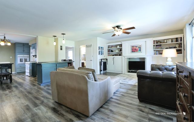 1534 Henry Place, Waukegan, IL 60085