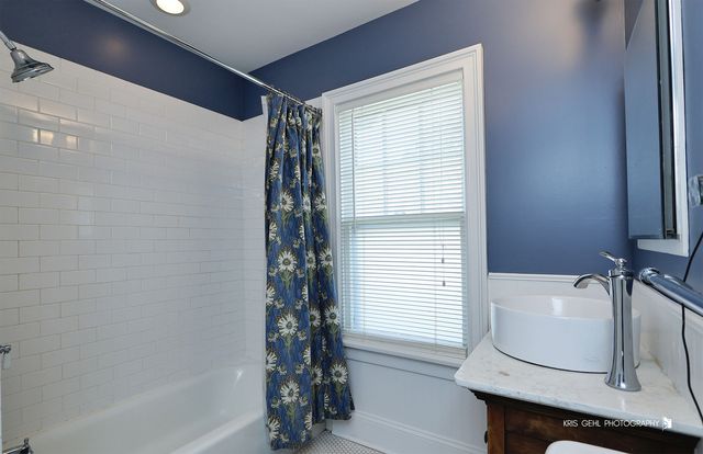 1534 Henry Place, Waukegan, IL 60085