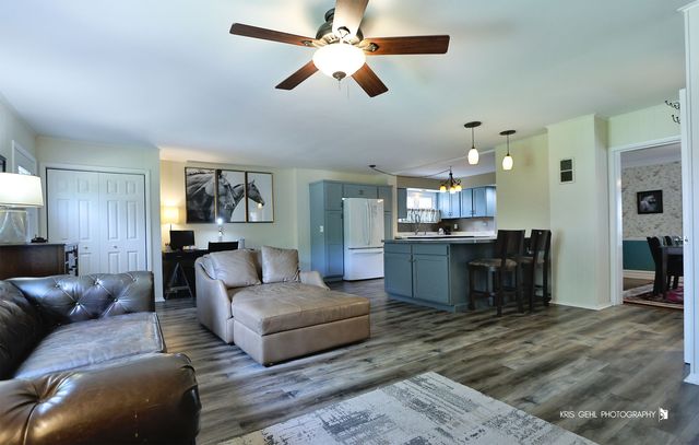 1534 Henry Place, Waukegan, IL 60085