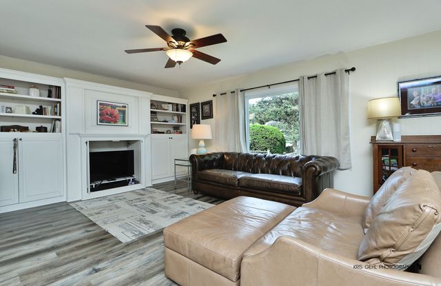 1534 Henry Place, Waukegan, IL 60085