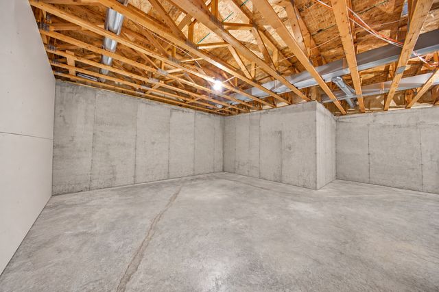 1584 Southpoint Drive, Hudson, WI 54016