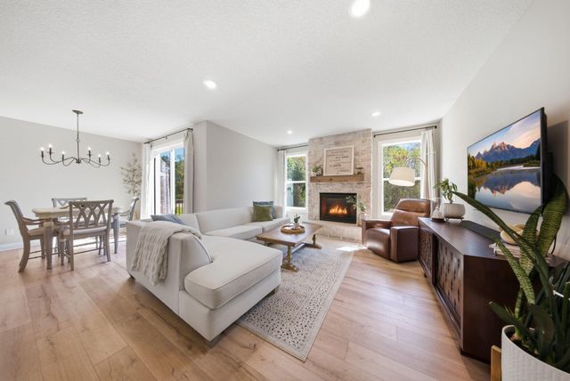 1584 Southpoint Drive, Hudson, WI 54016