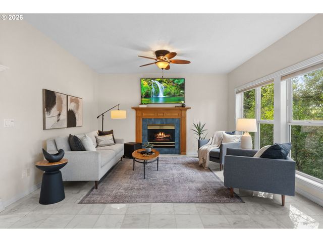 2975 Se CLEVELAND Dr, Gresham, OR 97080